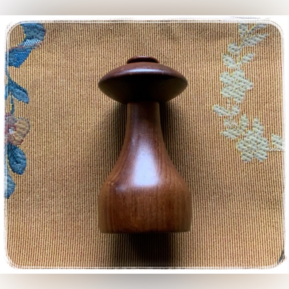 Dansk Designs IHQ LTD Pepper Mill.